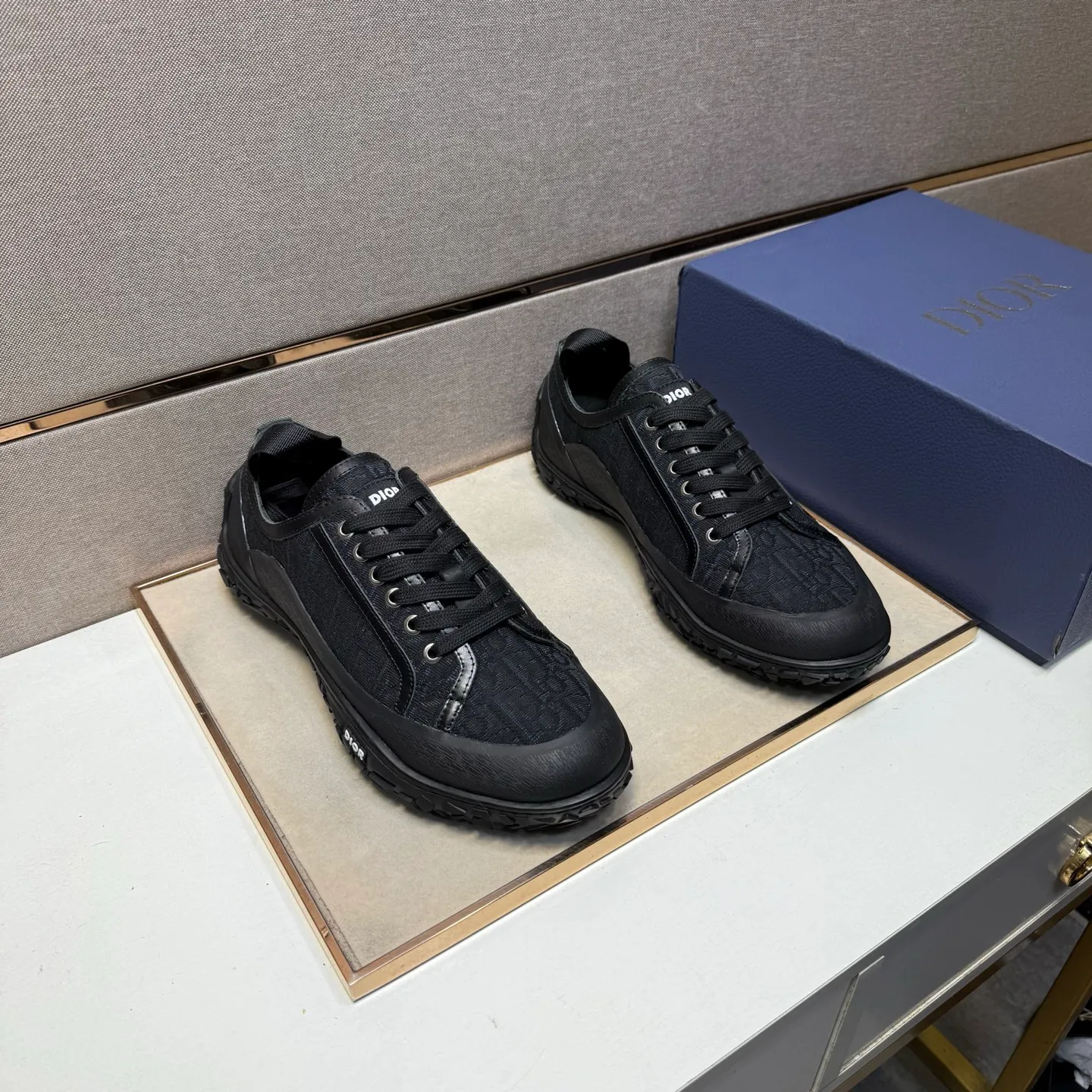 ⬛️Men's shoes 💰p442 [Dior~] Men's casual shoes 2025z cabinet sales simultaneously 🔶Size: 39-44 #️⃣ 🔷2 colors🔜The upper is made of multi-material splicing➕Genuine leather lining, comfortable and breathable, sole: original comfortable and wear-resistant outsole, ⚠️Real shot📱Photographed🎬The real thing is better📢📢📢